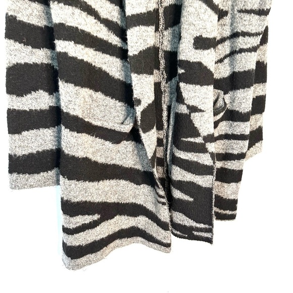 Anthropologie | Moth Basel Zebra Cardigan Sweater Size XSP - Picture 4 of 7